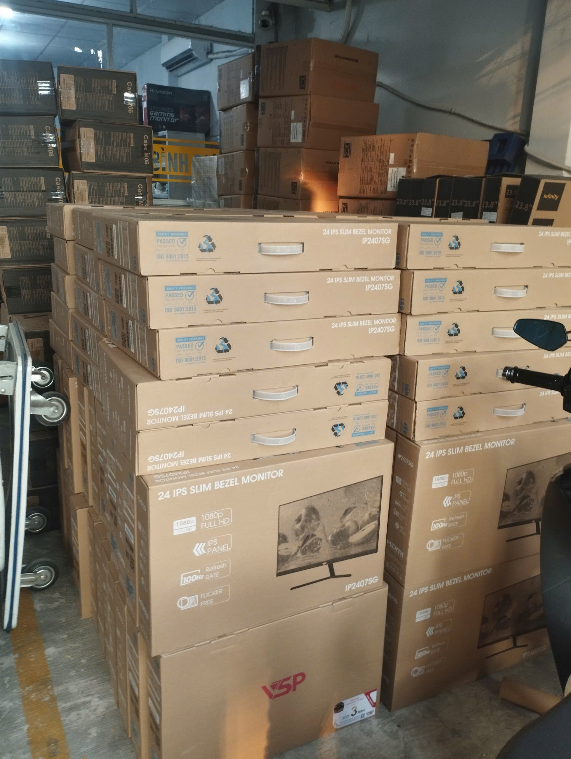 Đi nẹp dây cáp tủ mạng viễn thông